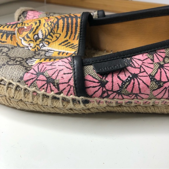 Gucci • Bengal Tiger Printed Supreme Canvas Pilar Flat Espadrilles - Picture 4 of 8